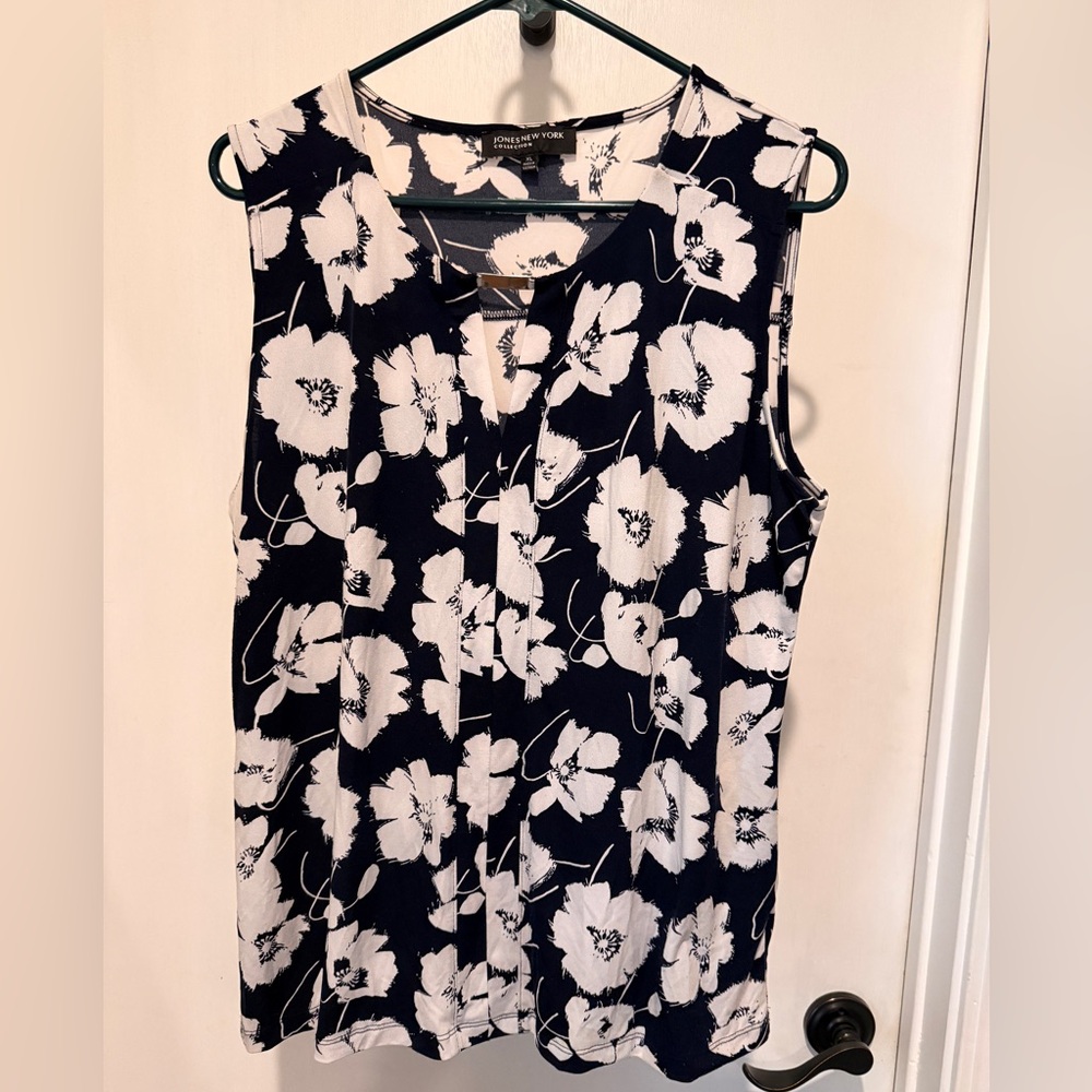Jones New York Collection Floral Split-Neck Top (XL)